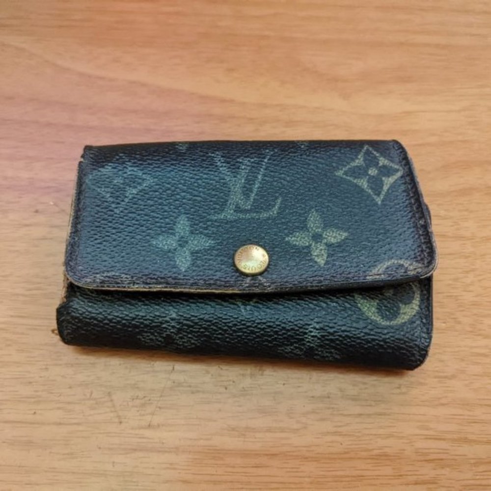 Louis Vuitton Monogram Key Holder/Wallet #1526💥PRICE DROP💥